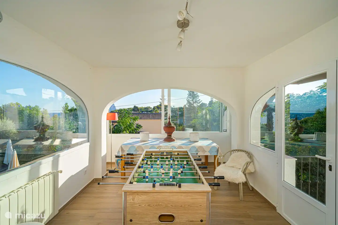 Spielzimmer und Eingang im ersten Stock