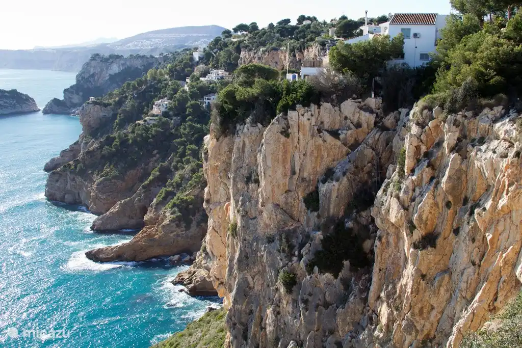 Felswände in Moraira