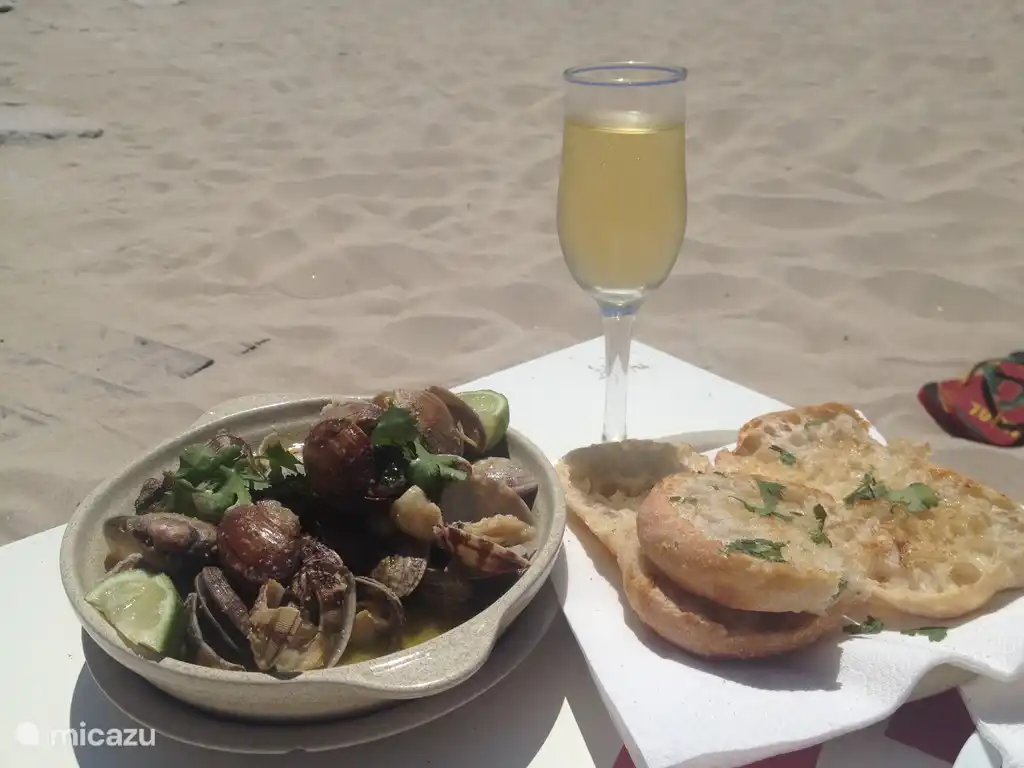 Leckeres und billiges Essen am Strand