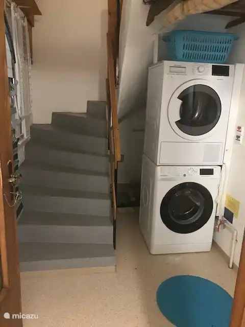 Treppenhaus mit Waschküche