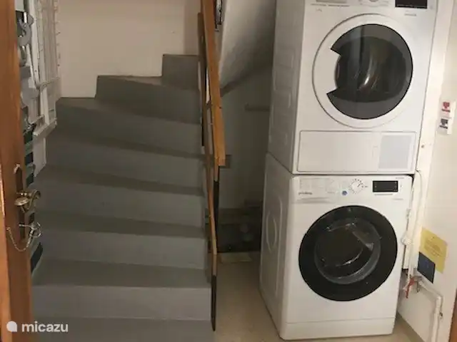 Q-alm | Autriche, Tyrol, Maurach - chalet Cage d'escalier avec buanderie