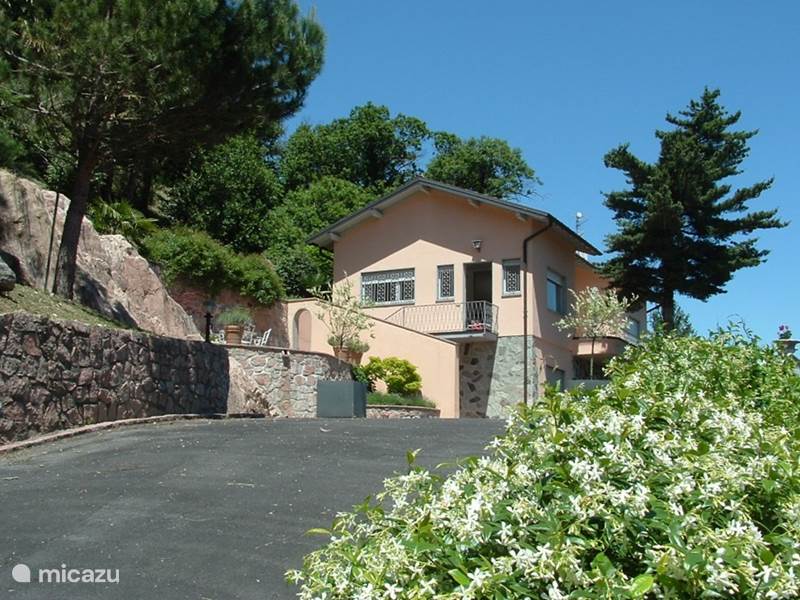 Vakantiehuis Italië, Italiaanse Meren, Brusimpiano Villa Villa 'Margherita'