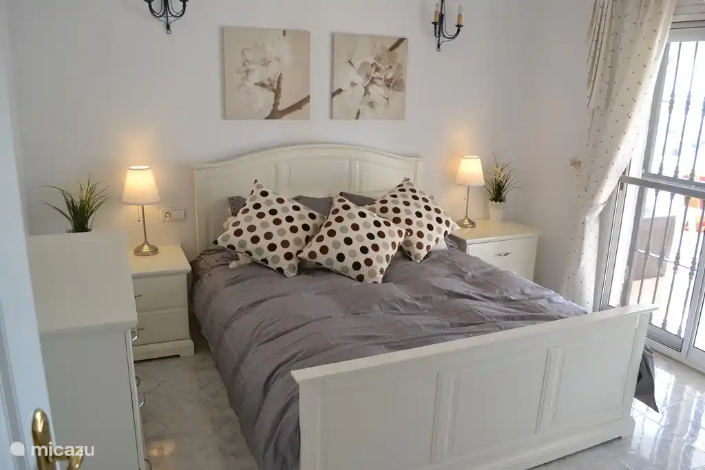 Großes Schlafzimmer