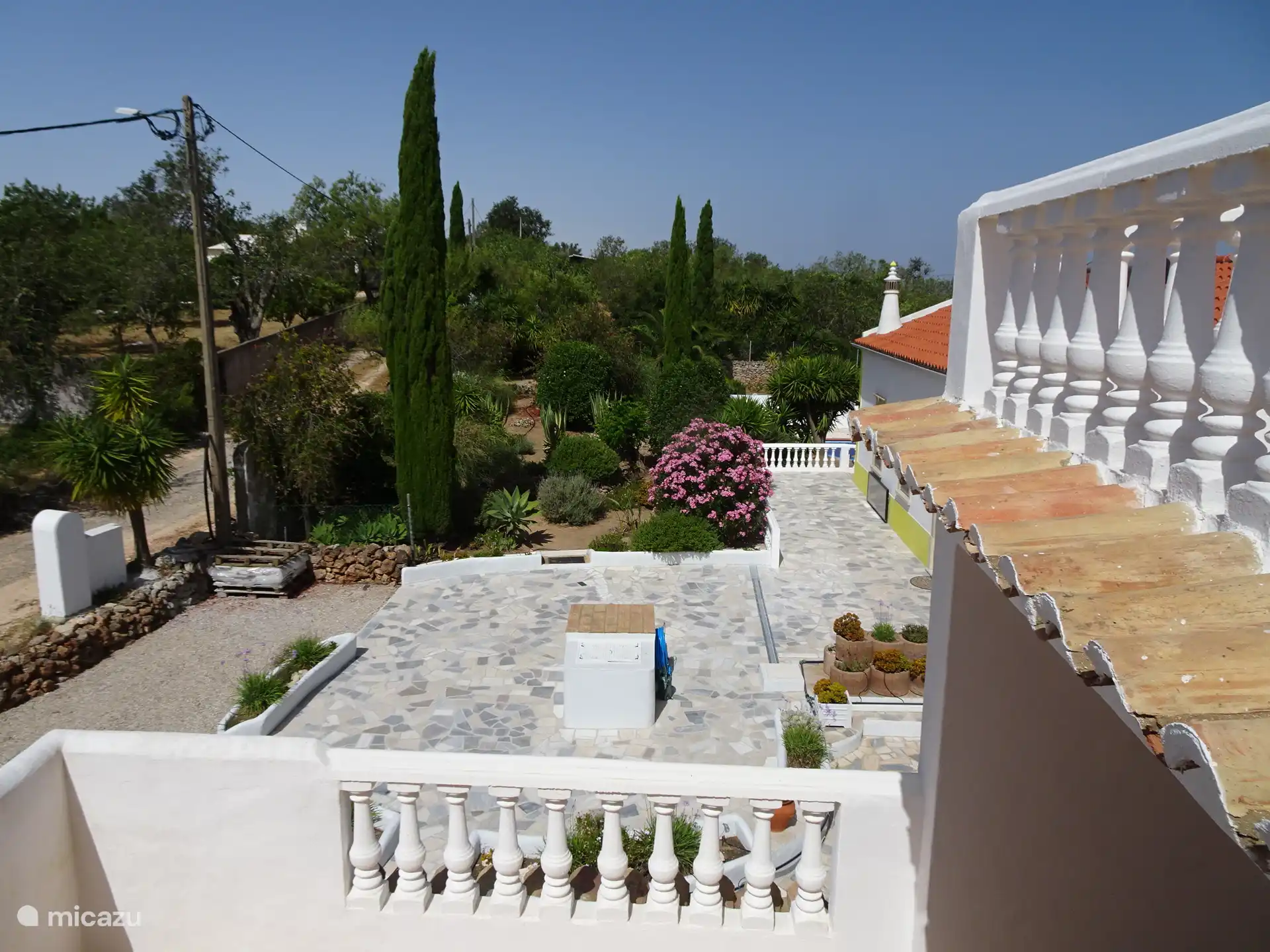 Foto von der unteren Dachterrasse