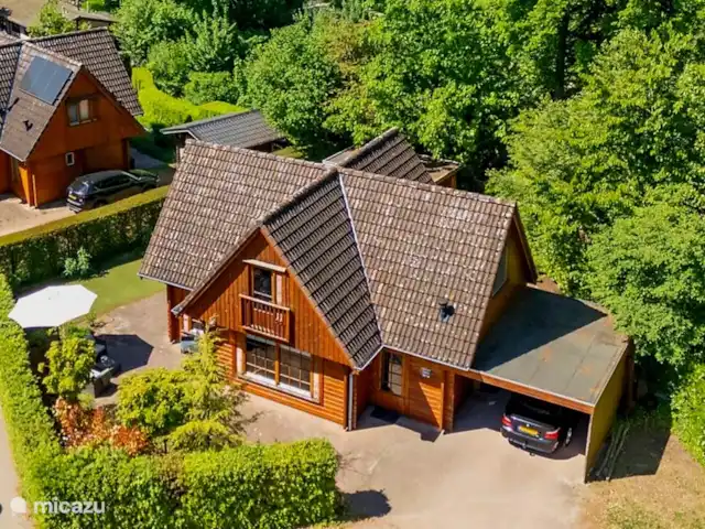 Chalet Oslo huren in Nederland, Gelderland, Winterswijk - vakantiehuis Heerlijk veel ruimte rondom het Chalet Achter loopt een zandpad die bij het mooie Hilgelomeer uitkomt. Prachtig wandelgebied!