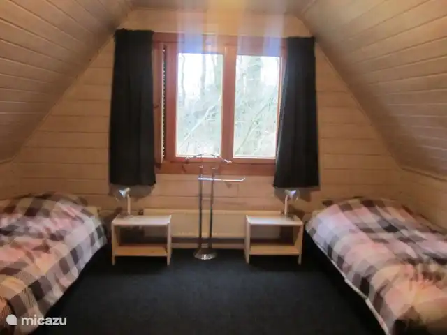 Chalet Oslo huren in Nederland, Gelderland, Winterswijk - vakantiehuis Tweede Slaapkamer met 2 boxsprings.
De derde slaapkamer is hetzelfde ingericht.