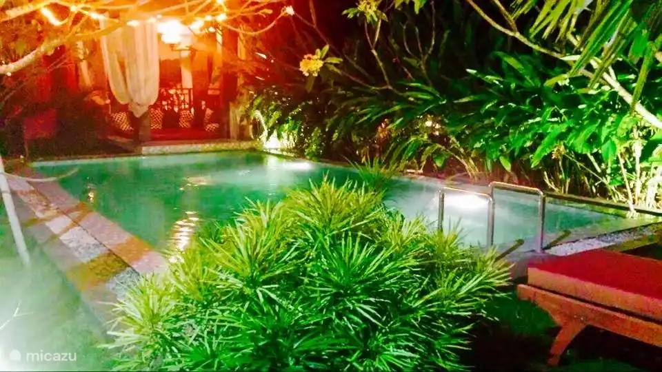 Pool schöner Garten