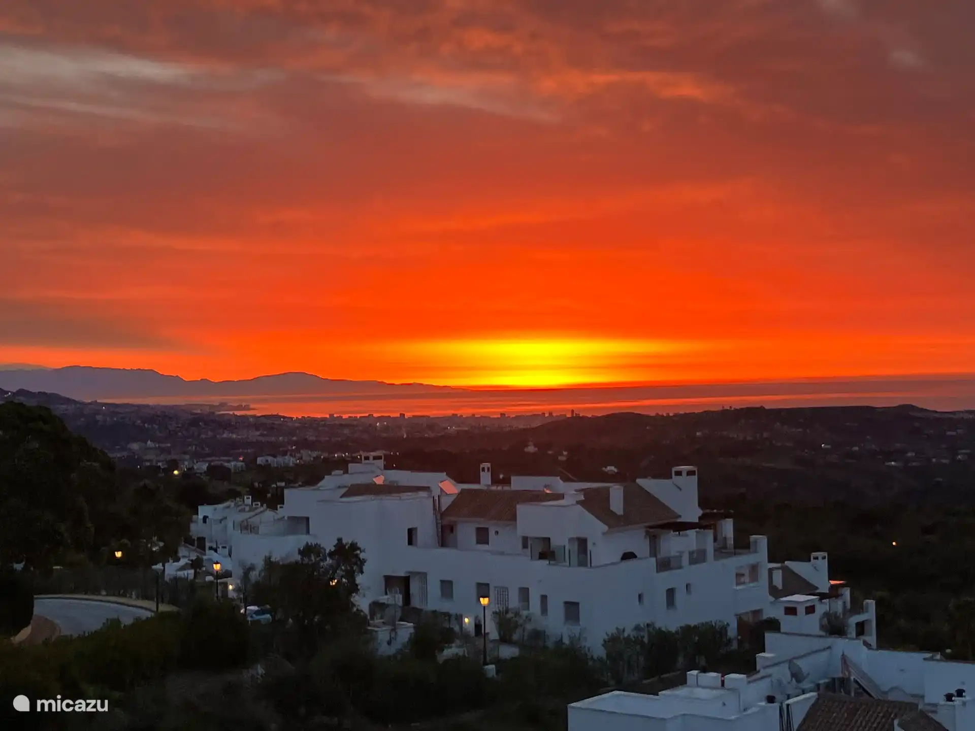 Lever du soleil vu de notre emplacement. 