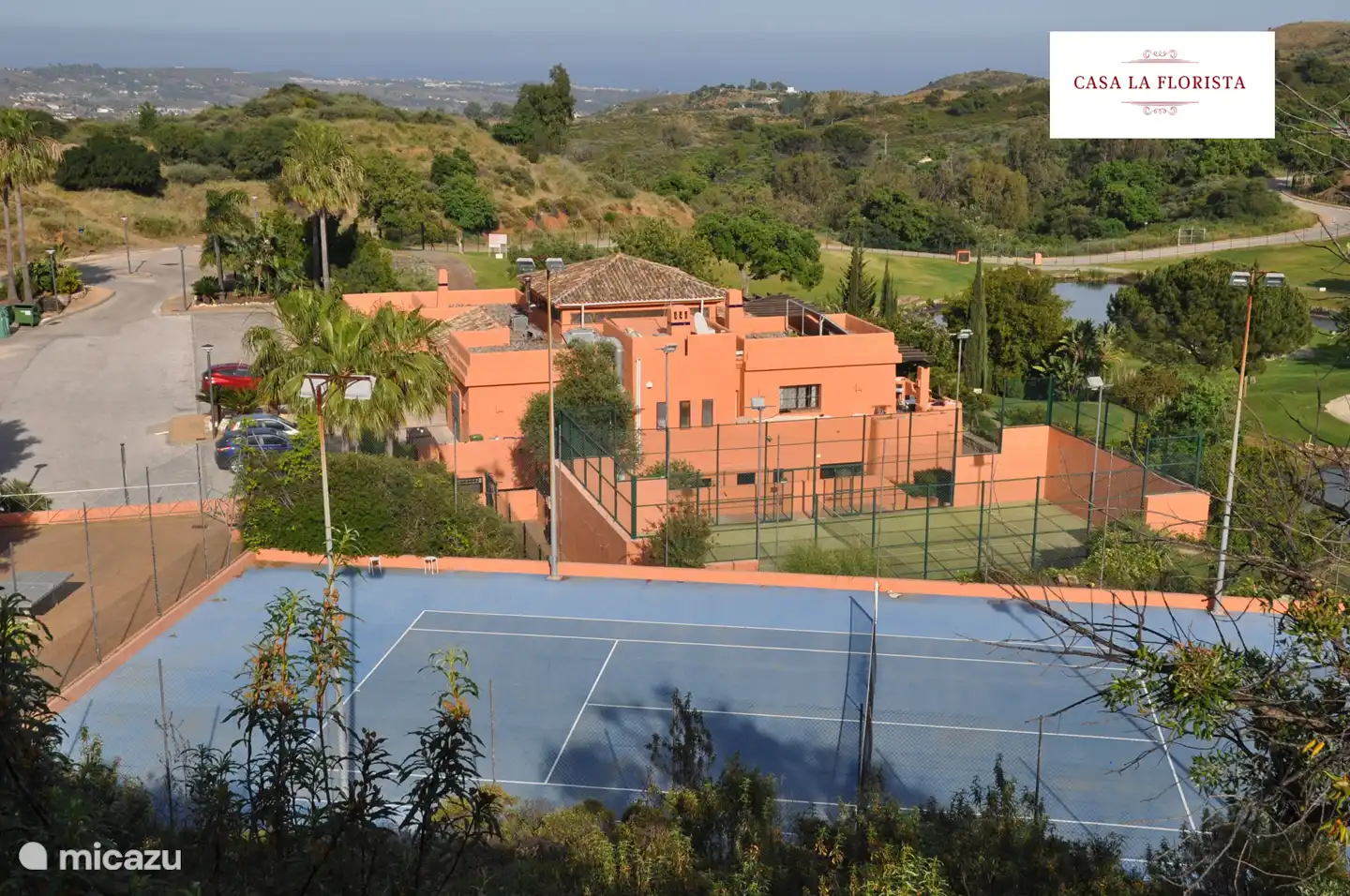 Club El Soto à 5 minutes de notre maison avec golf, tennis, padel, fitness et sauna. Utilisation gratuite et illimitée par nos clients.