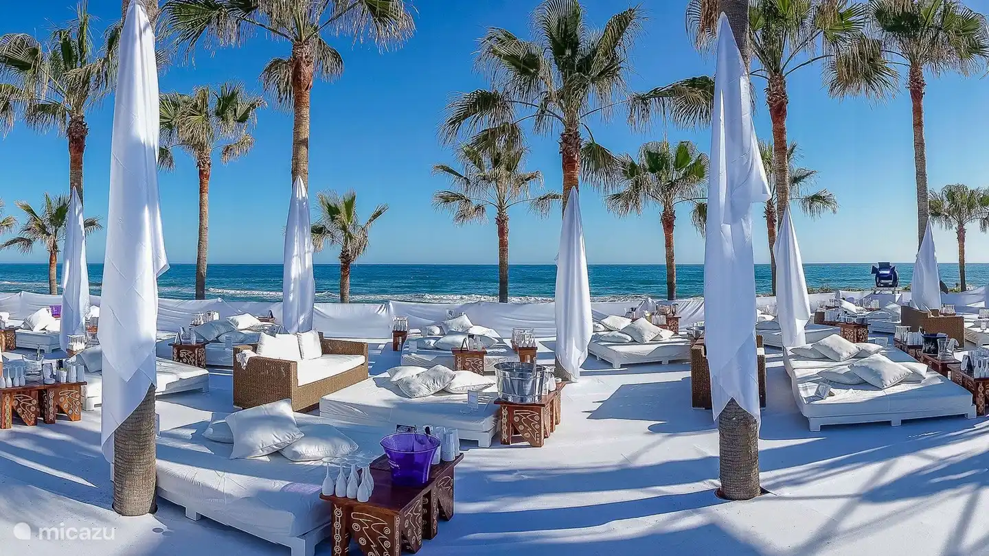 Nikki Beach, sur la plage d'Elviria.