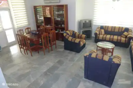 Vakantiehuis Turkije, Turkse Rivièra, Konakli villa Villa MarDon Living naar terras en openkeuken