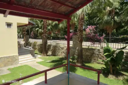 Vakantiehuis Turkije, Turkse Rivièra, Konakli villa Villa MarDon tuin vanaf terras