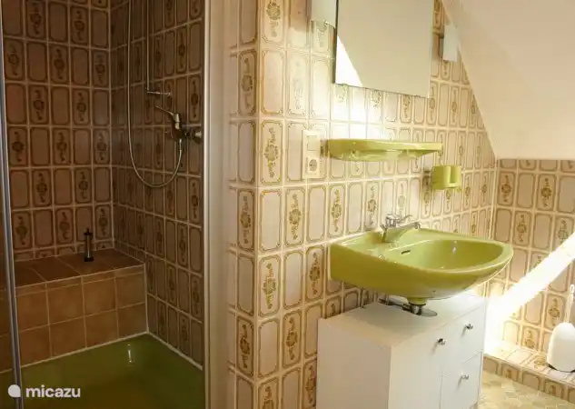 Komplettes Badezimmer