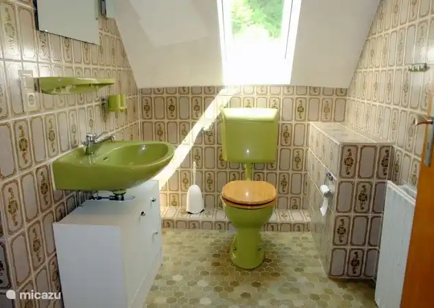 Komplettes Badezimmer