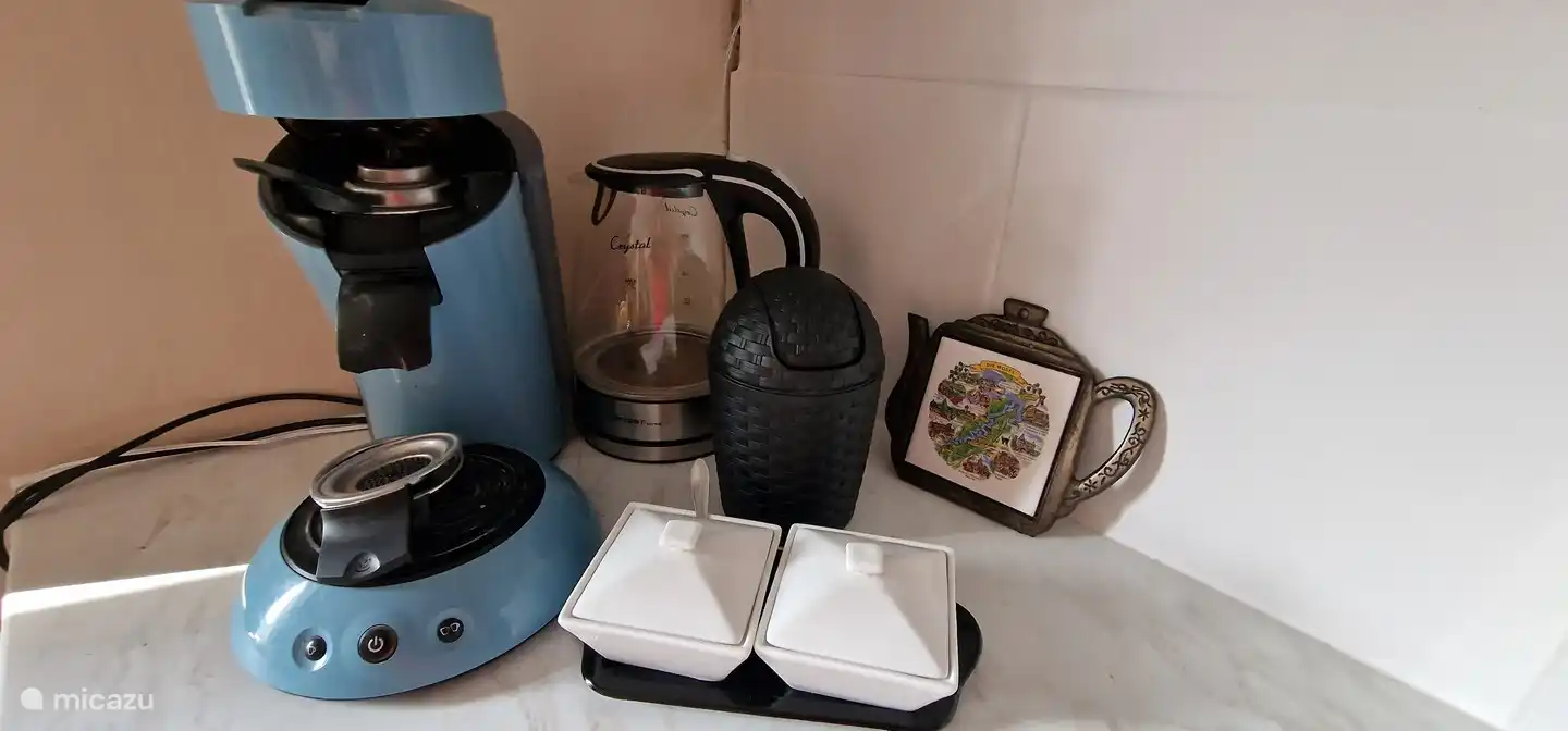 Kaffeeecke in der geräumigen Küche mit Senseo und/oder Filtermaschine