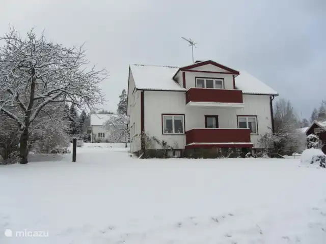 La casa Blanca en Suecia, Västergötland, Vegby - casa vacacional Horario de invierno.