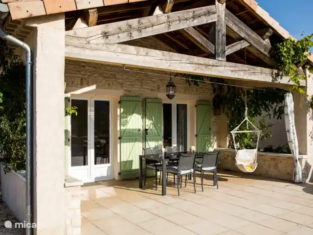 Pierre de Jourdan Domaine | France, Ardèche, Grospierres - villa Petite terrasse.