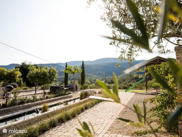Pierre de Jourdan Domaine | France, Ardèche, Grospierres - villa Vue des terrasses.