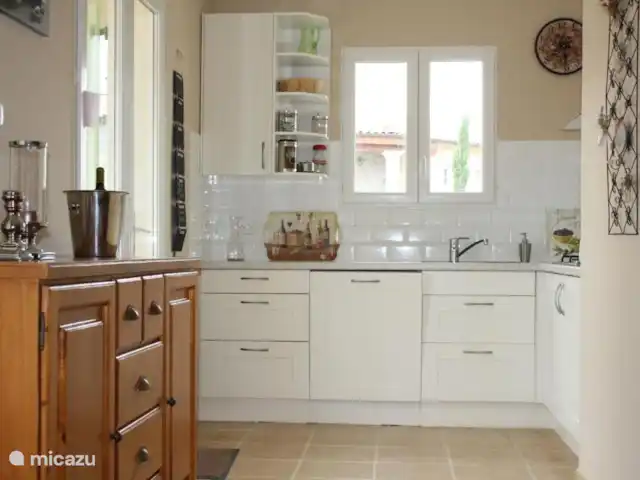 Pierre de Jourdan Domaine | France, Ardèche, Grospierres - villa Cuisine maison d'amis.