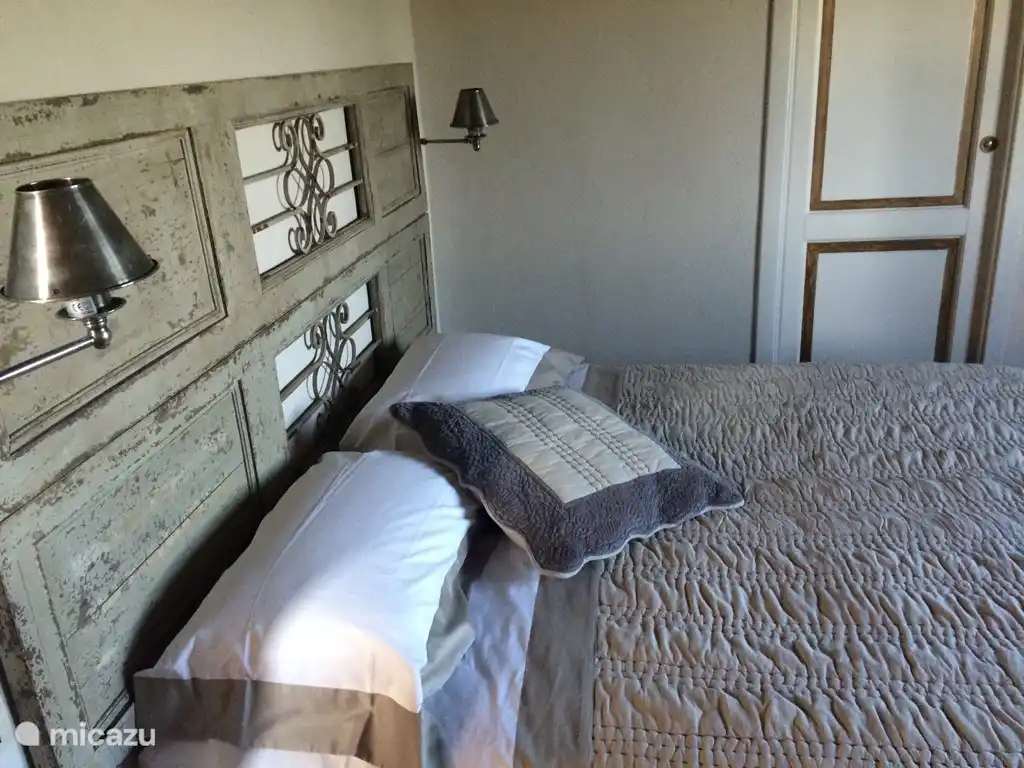 Uno de los hermosos dormitorios.