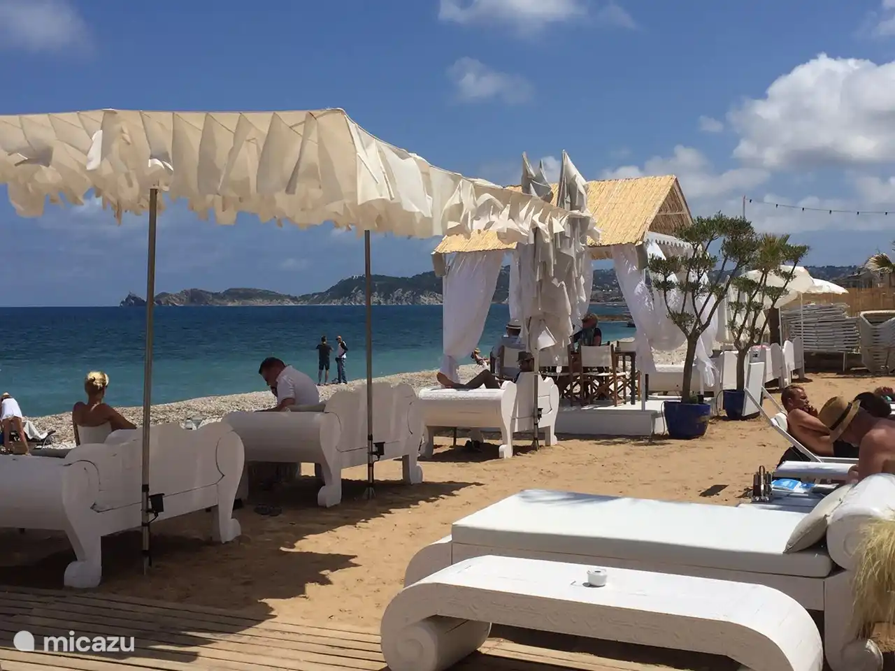 Ibiza-style lounge clubs