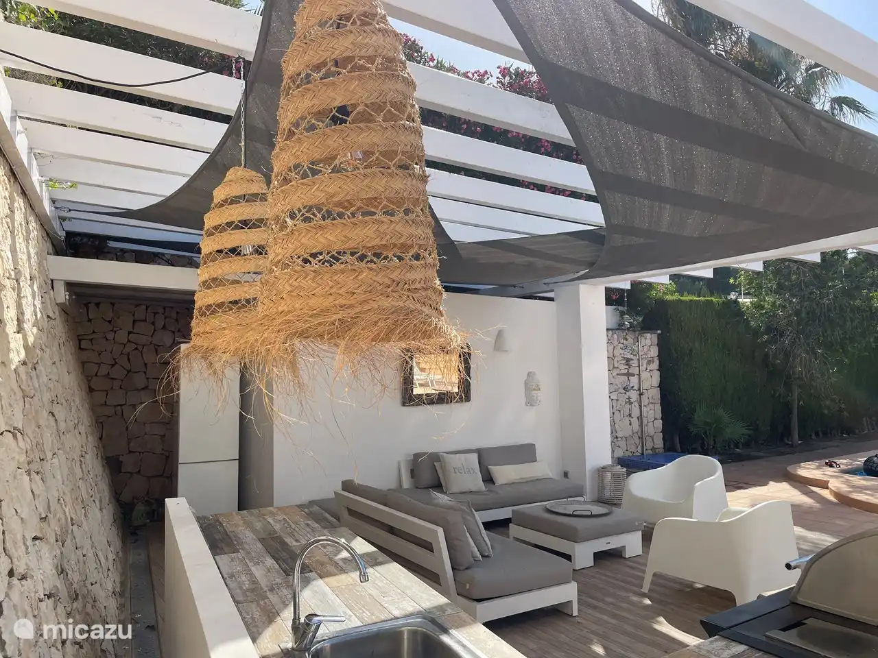 Lots of atmosphere in the lounge corner