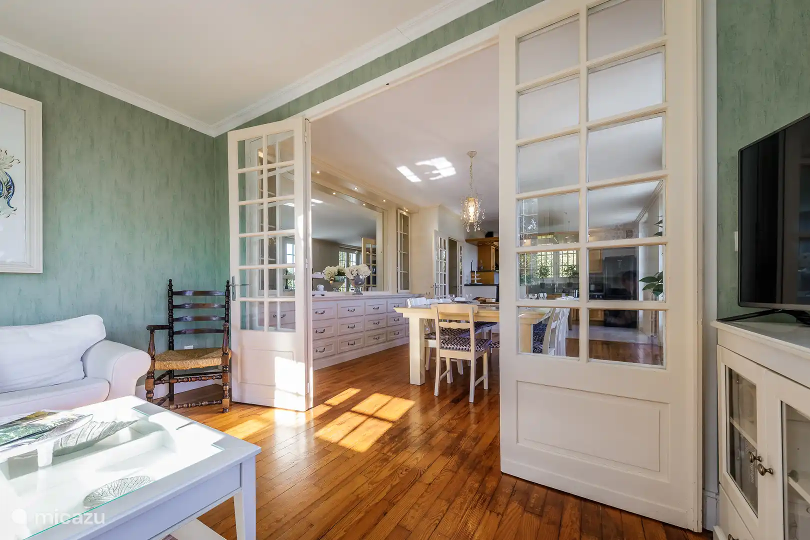 Wohnzimmer und Esszimmer