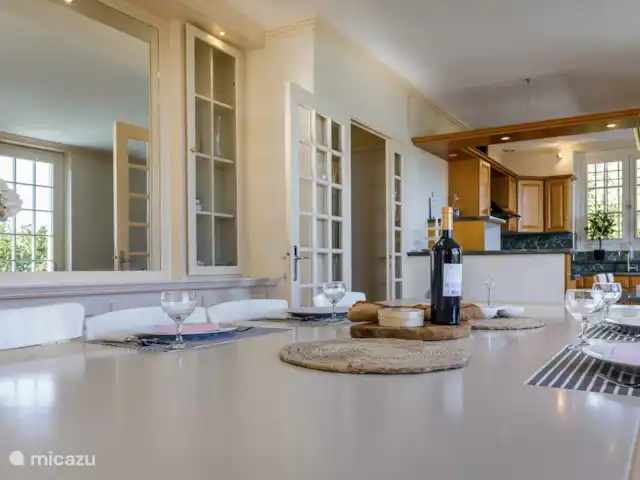 Rocaille | France, Lot-et-Garonne, Pujols - villa Table à manger