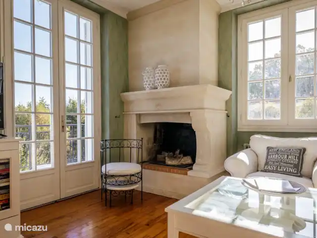 Rocaille | France, Lot-et-Garonne, Pujols - villa Salon