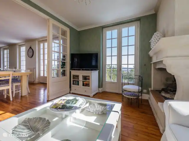 Rocaille | France, Lot-et-Garonne, Pujols - villa Salon