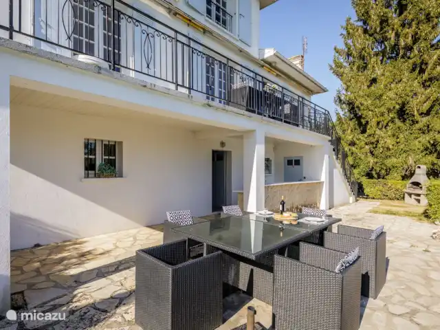 Rocaille | France, Lot-et-Garonne, Pujols - villa Terrasse