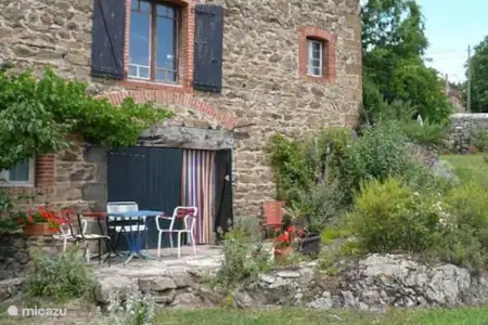 Vakantiehuis Frankrijk, Haute-Loire, Chaniat appartement Vue Merveilleuse Vakantiehuis Frankrijk, Haute-Loire, Chaniat appartement Vue Merveilleuse