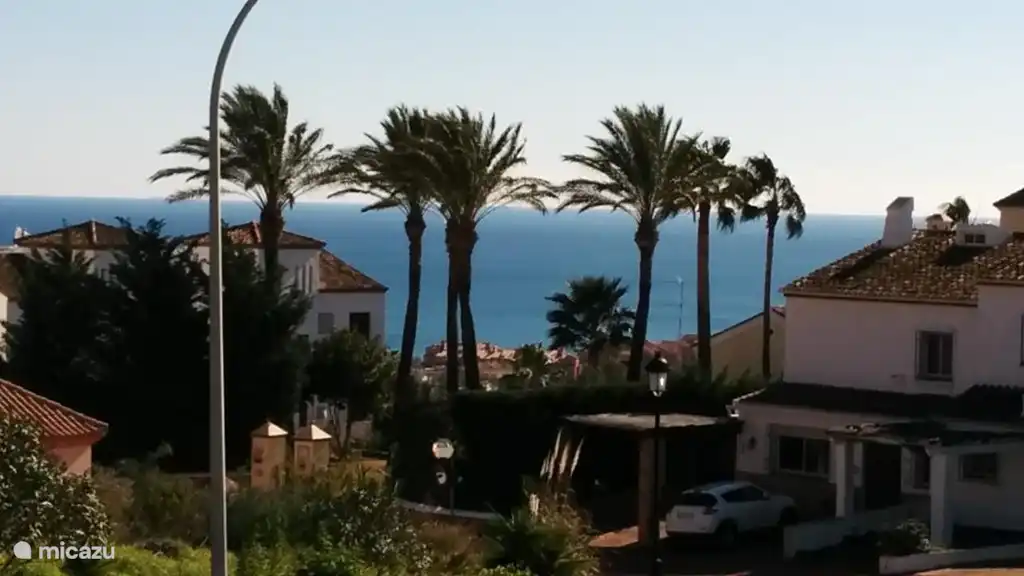 Blick von der Straße zum Hafen