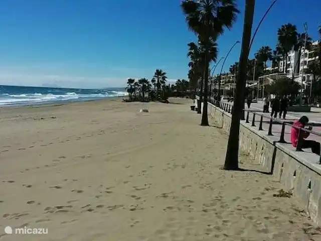 Appartement Duquesa Village huren in Spanje, Costa del Sol, Manilva - appartement  Estepona en de boulevard. Achter de boulevard diverse winkels en gezellige pleinen met terrasjes.