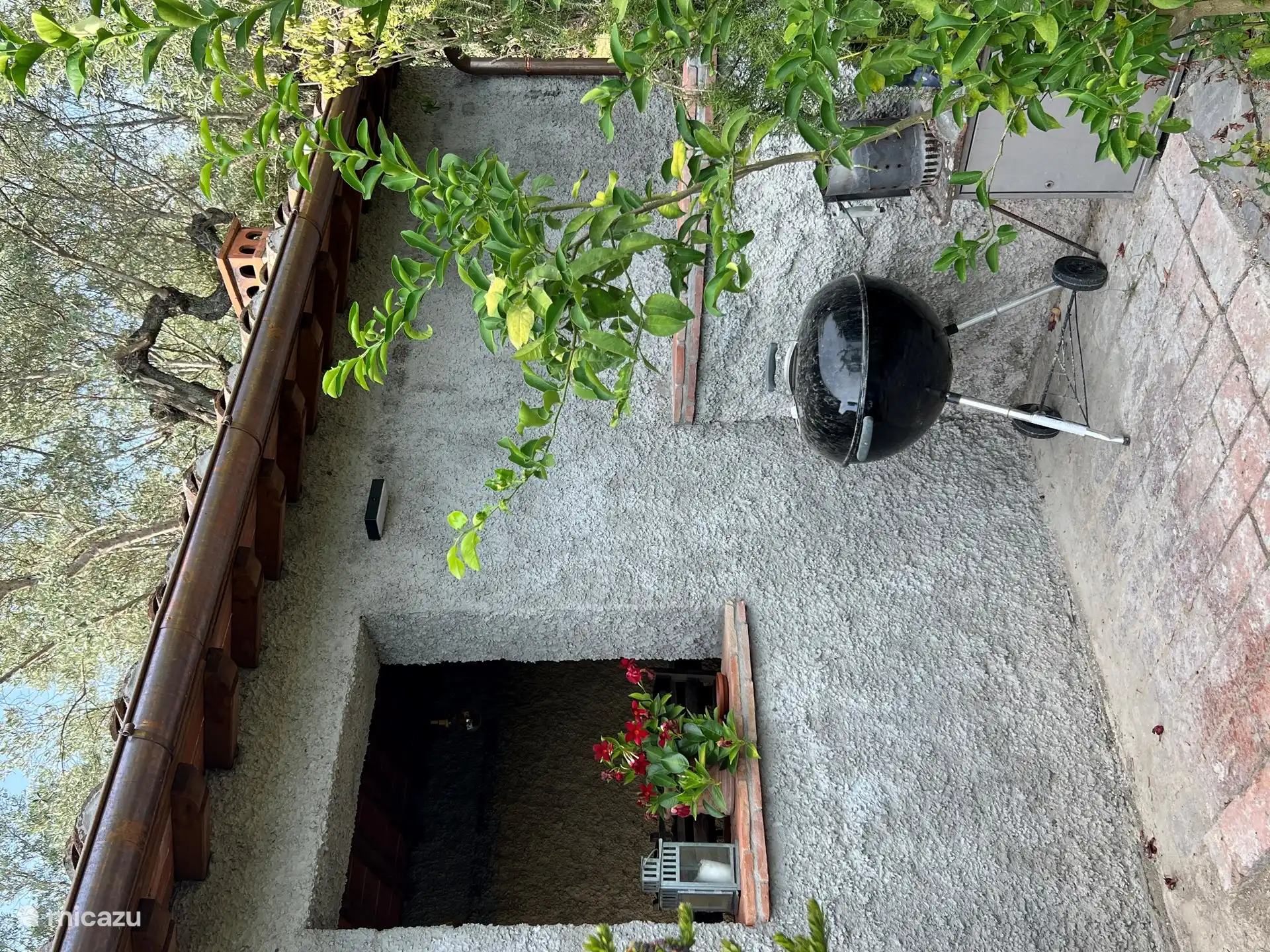 Weber-Grill verfügbar, kostenlos nutzbar