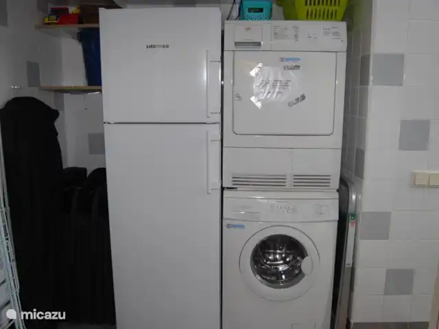 vakantiehuis huren in Nederland, Drenthe, Diever – Huis Drenthe Berging met wasmachine en droger ,koelkast
ook kun je hier je elektrische fiets opladen