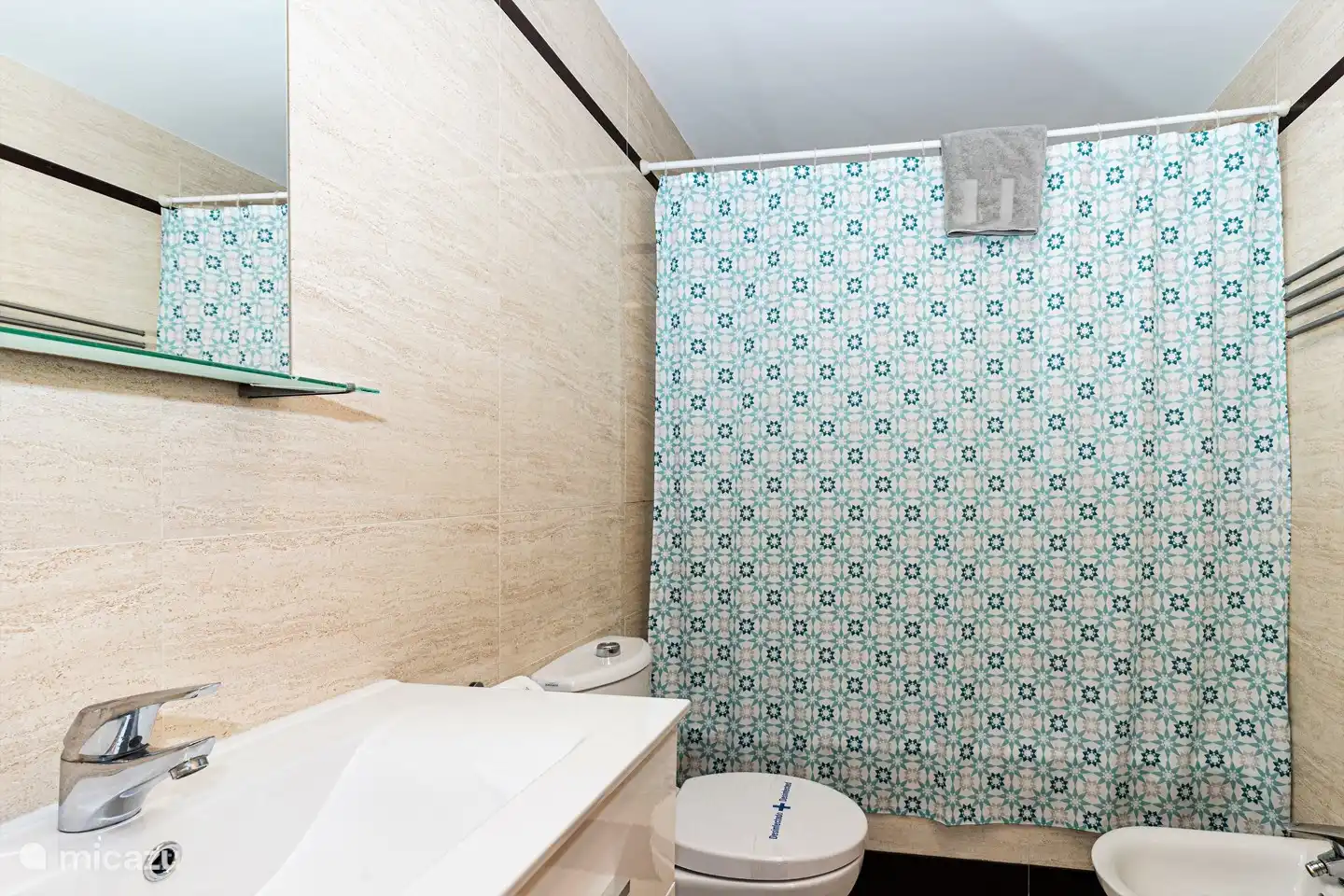 Badezimmer mit Badewanne