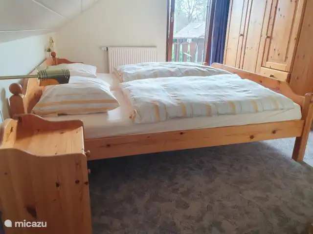 Location de Vacances Allemagne, Hesse, Kirchheim, maison de vacances - Maison de vacances spacieuse et abordable Cette maison dispose de 2 x un 2 pers. chambre à l'étage avec 2 pers. lit et placard spacieux