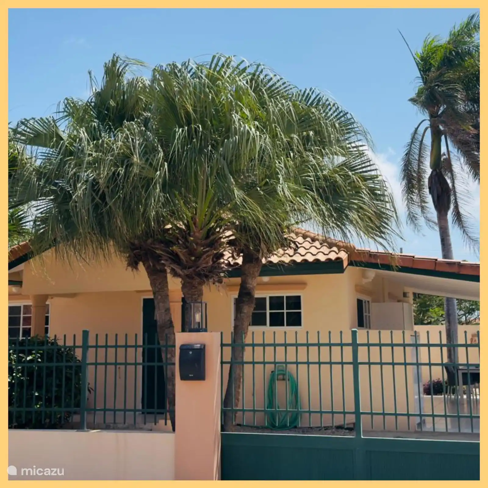 Vista frontal de la casa