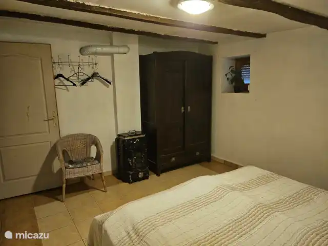 Appartement de vacances Szentlászló | Hongrie, Baranya, Szentlászló - maison de vacances Armoire et poêle décoratif.