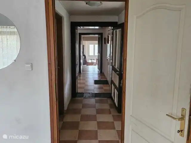 Appartement de vacances Szentlászló | Hongrie, Baranya, Szentlászló - maison de vacances Couloir de la pièce de devant au salon.
