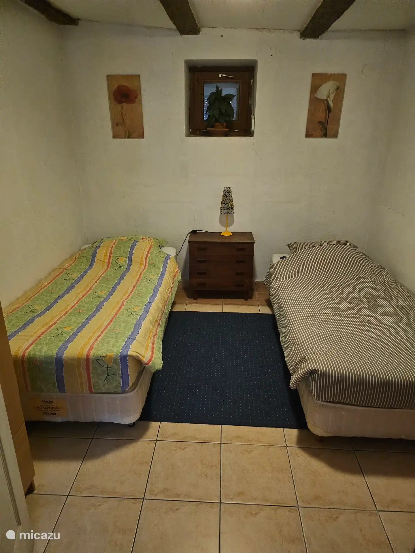 Kinderzimmer mit 2 x Einzelbett