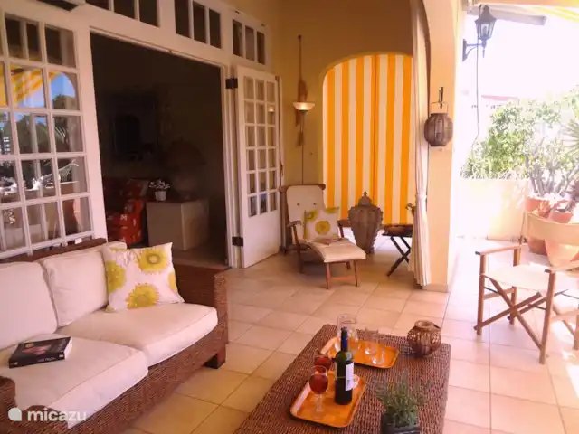 Dushipalm en Curazao, Curazao Centro, Piscadera - apartamento Bonito rincón para leer! Libros disponibles