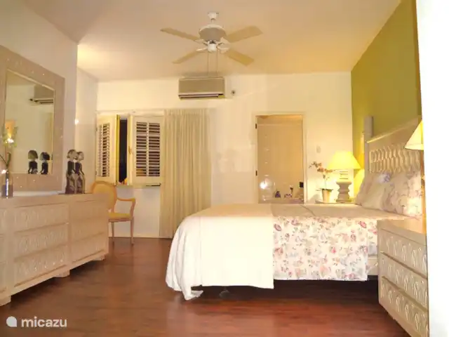 Dushipalm en Curazao, Curazao Centro, Piscadera - apartamento Dormitorio principal con baño
