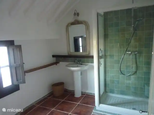 Hacienda la Suerte | Espagne, Andalousie, Villanueva de Tapia - ferme belle douche