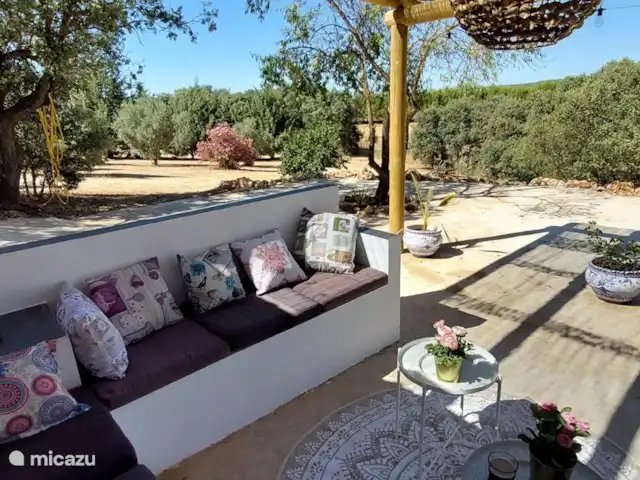 Hacienda la Suerte | Espagne, Andalousie, Villanueva de Tapia - ferme Terrasse extérieure, agréable à l'ombre avec de belles vues