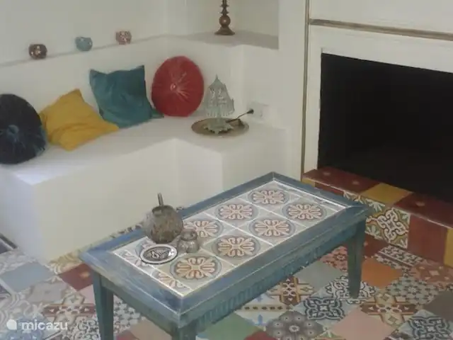 Hacienda la Suerte | Espagne, Andalousie, Villanueva de Tapia - ferme boire du thé dans la chambre marocaine