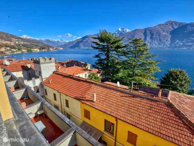 appartement huren in Italië, Comomeer, Acquaseria – Cipresso 33 Het zicht vanaf de grote slaapkamer. Heerlijk wakker worden, toch?
