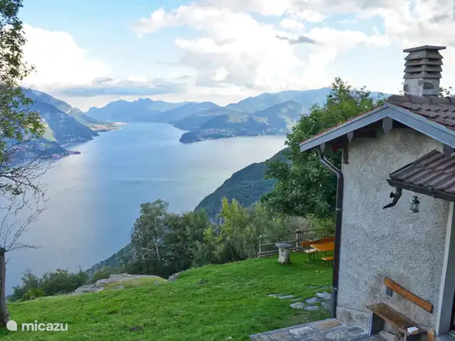 appartement huren in Italië, Comomeer, Acquaseria – Cipresso 33 Mooie fiets- en wandelroutes met prachtig vergezichten,start o.a. direct vanaf het appartement.