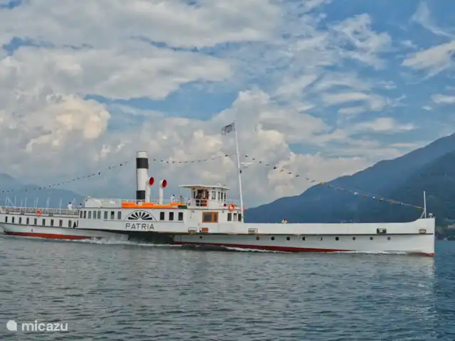 appartement huren in Italië, Comomeer, Acquaseria – Cipresso 33 Mooie klassieke veerboot.
